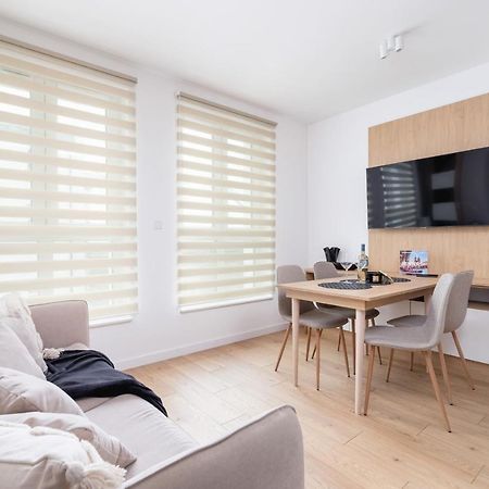 City Studio With Ac Czarnowiejska By Renters Krakow Ngoại thất bức ảnh