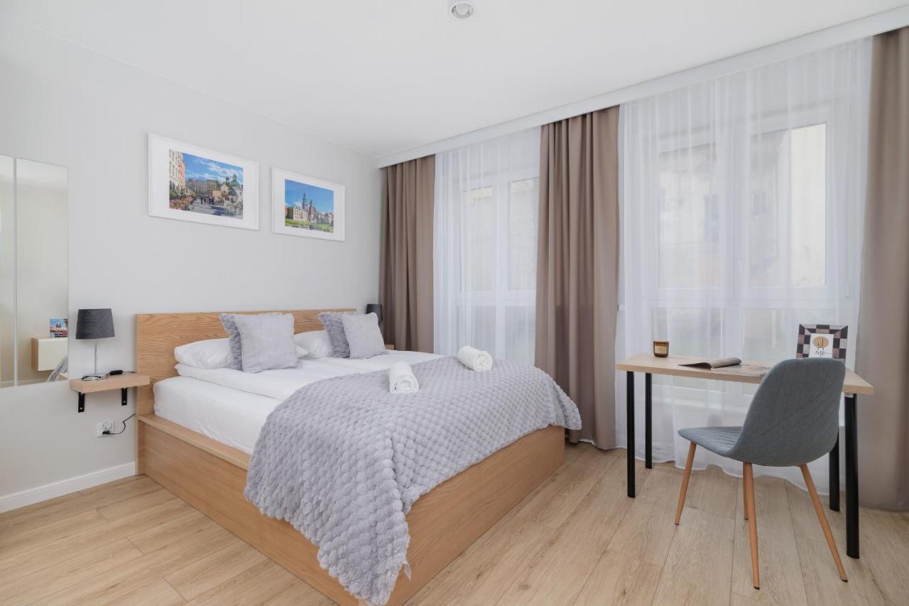 City Studio With Ac Czarnowiejska By Renters Krakow Ngoại thất bức ảnh