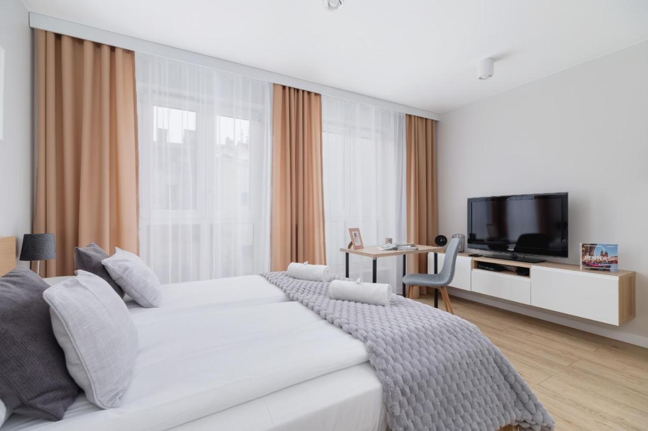 City Studio With Ac Czarnowiejska By Renters Krakow Ngoại thất bức ảnh