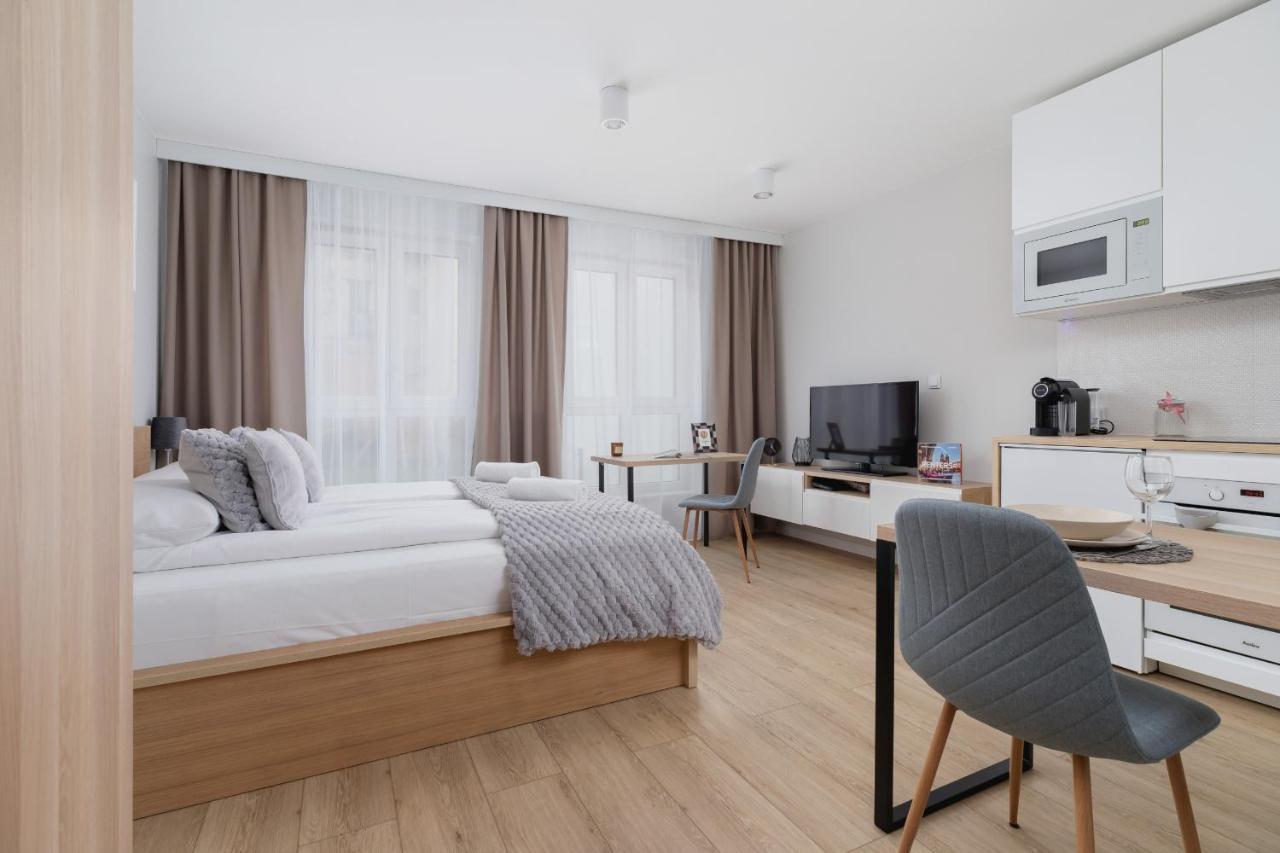 City Studio With Ac Czarnowiejska By Renters Krakow Ngoại thất bức ảnh