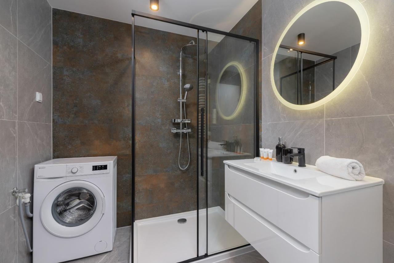 City Studio With Ac Czarnowiejska By Renters Krakow Ngoại thất bức ảnh