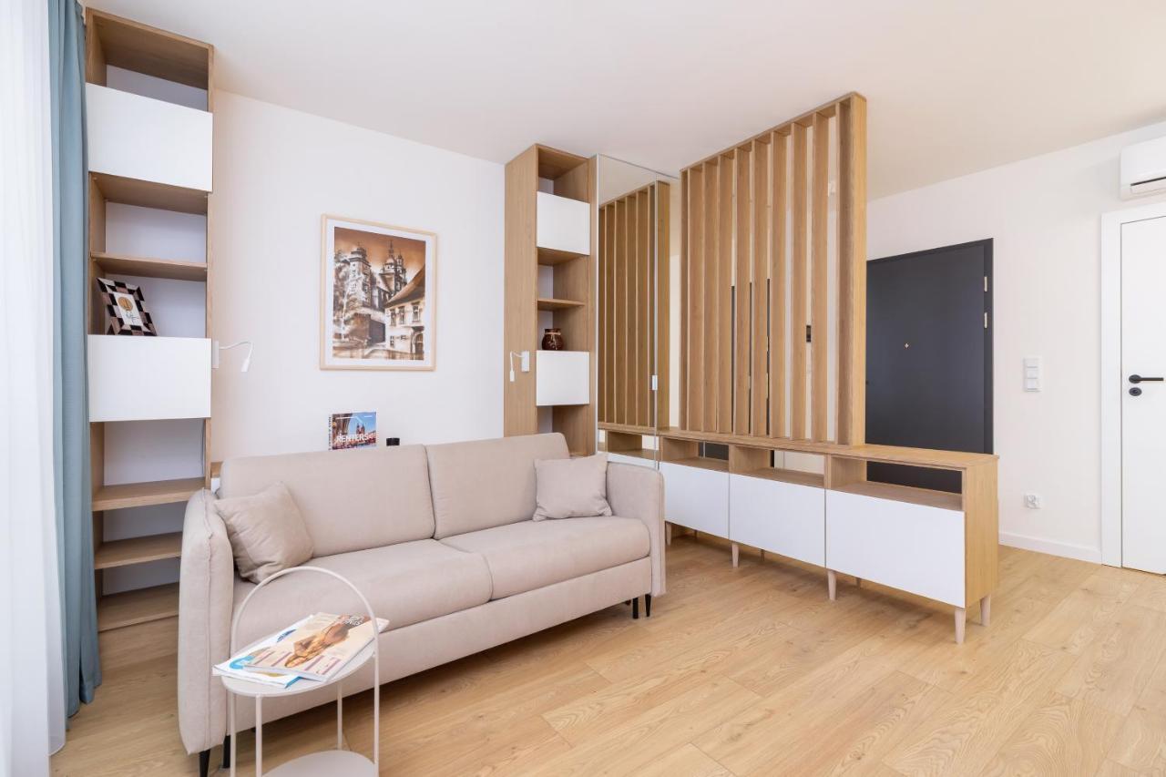 City Studio With Ac Czarnowiejska By Renters Krakow Ngoại thất bức ảnh