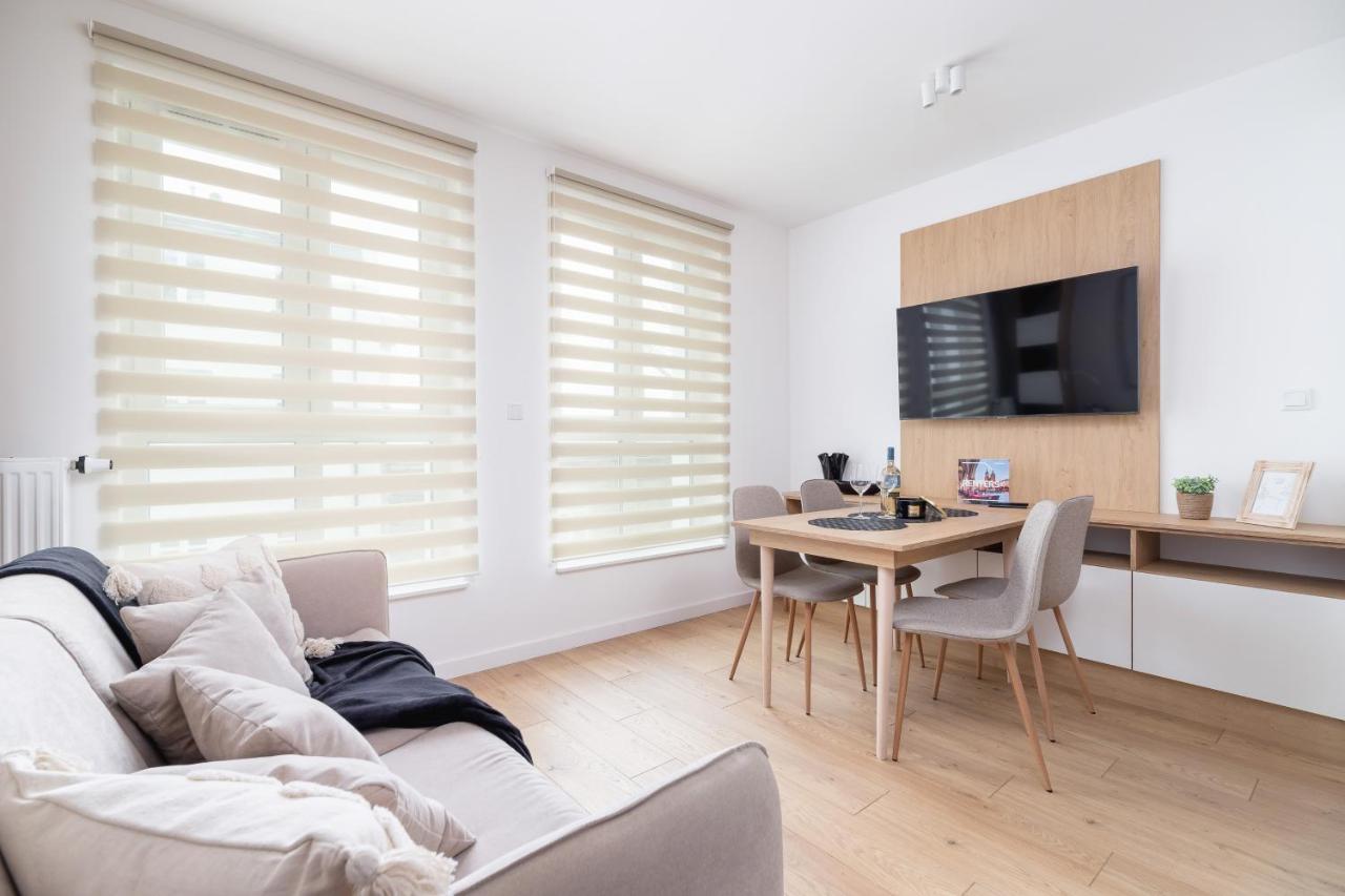City Studio With Ac Czarnowiejska By Renters Krakow Ngoại thất bức ảnh