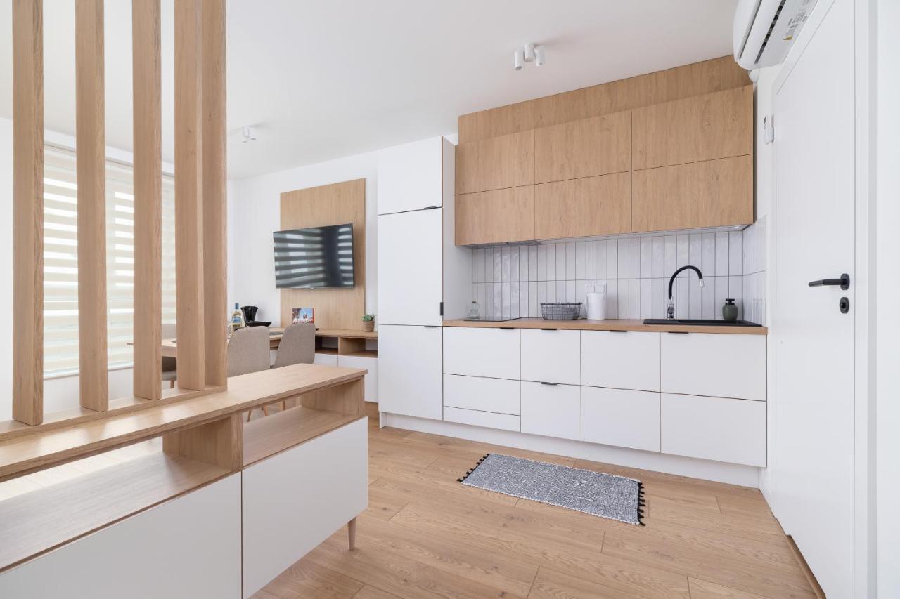 City Studio With Ac Czarnowiejska By Renters Krakow Ngoại thất bức ảnh