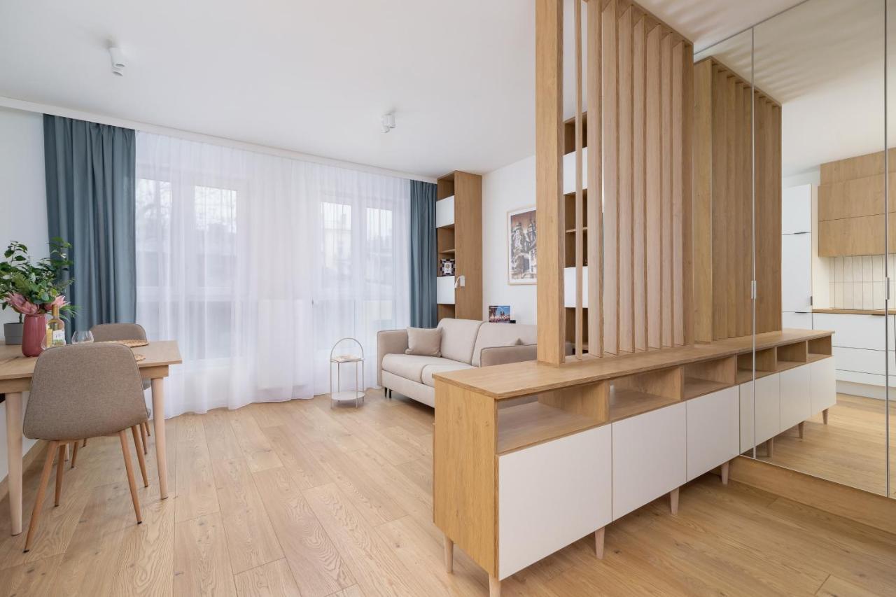 City Studio With Ac Czarnowiejska By Renters Krakow Ngoại thất bức ảnh