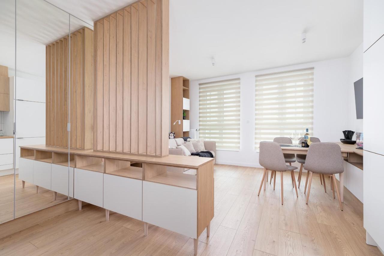 City Studio With Ac Czarnowiejska By Renters Krakow Ngoại thất bức ảnh