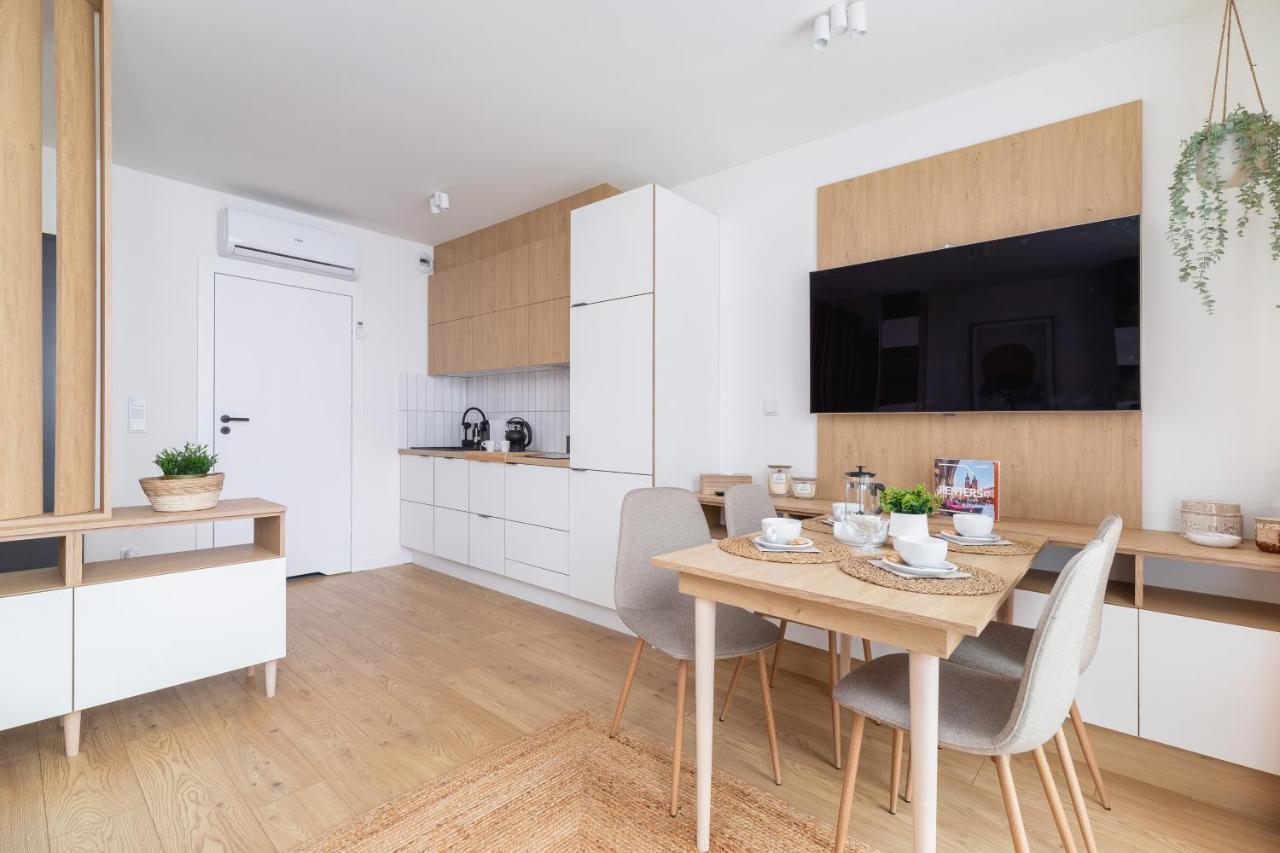 City Studio With Ac Czarnowiejska By Renters Krakow Ngoại thất bức ảnh