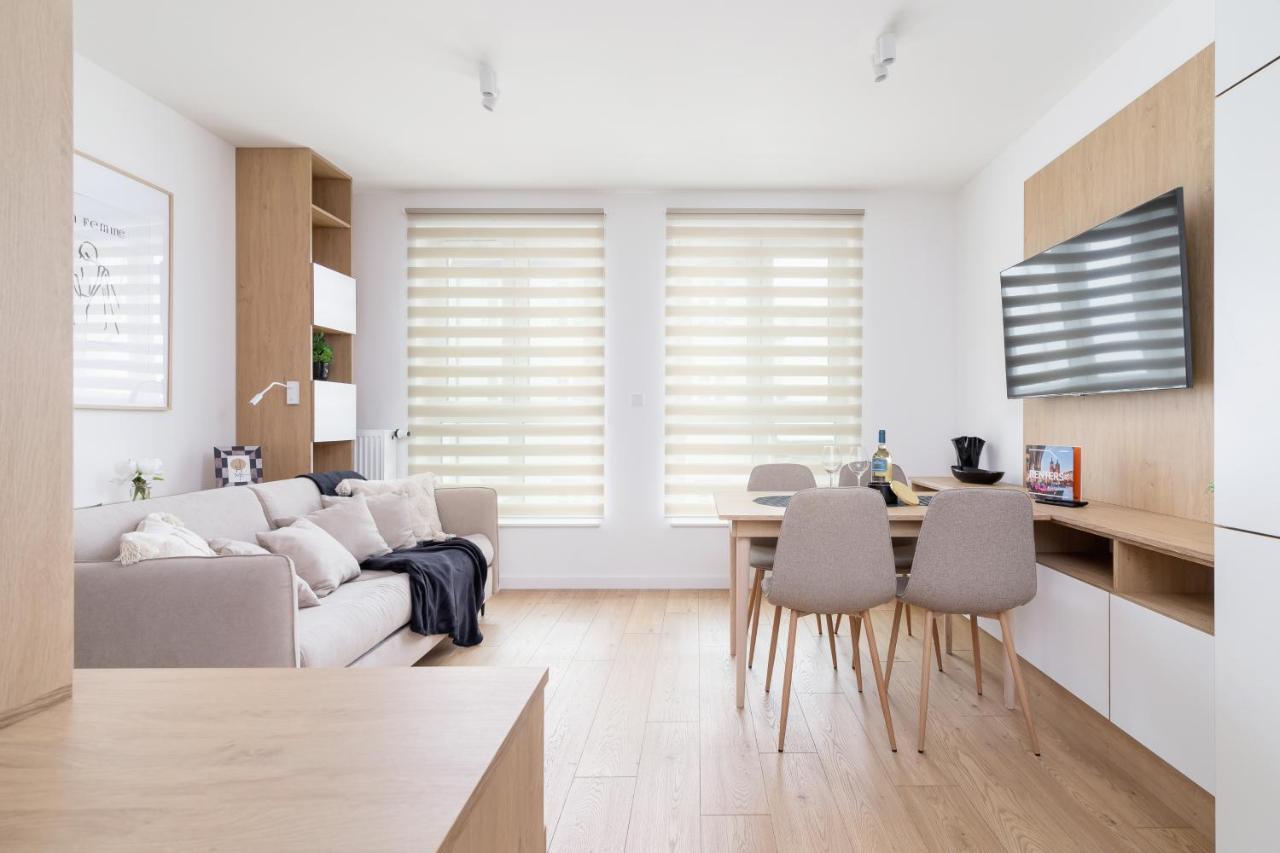 City Studio With Ac Czarnowiejska By Renters Krakow Ngoại thất bức ảnh