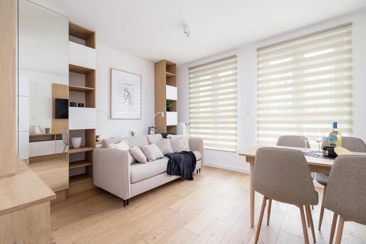 City Studio With Ac Czarnowiejska By Renters Krakow Ngoại thất bức ảnh