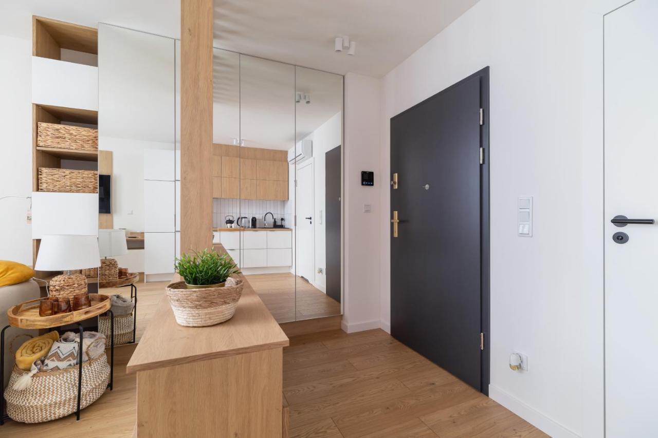 City Studio With Ac Czarnowiejska By Renters Krakow Ngoại thất bức ảnh