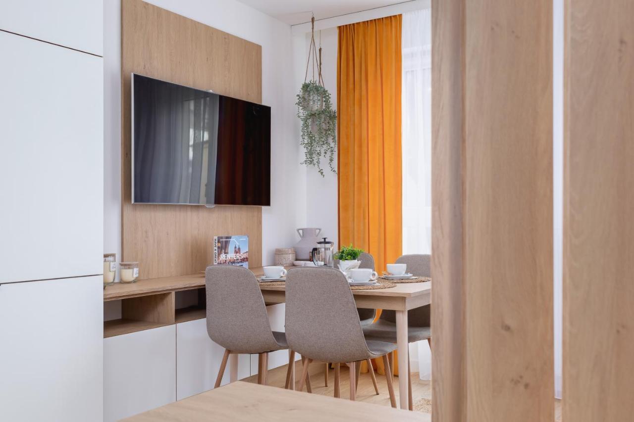 City Studio With Ac Czarnowiejska By Renters Krakow Ngoại thất bức ảnh