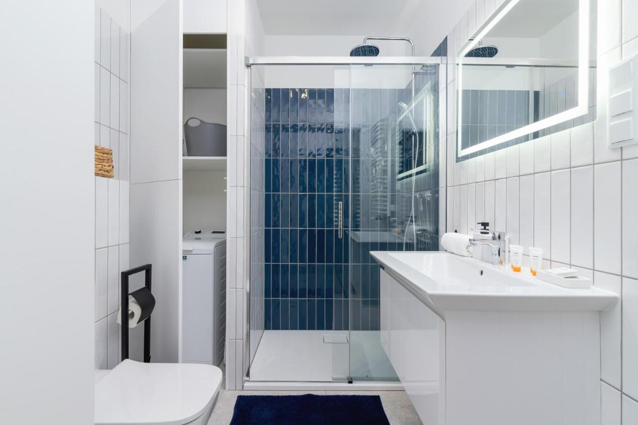 City Studio With Ac Czarnowiejska By Renters Krakow Ngoại thất bức ảnh
